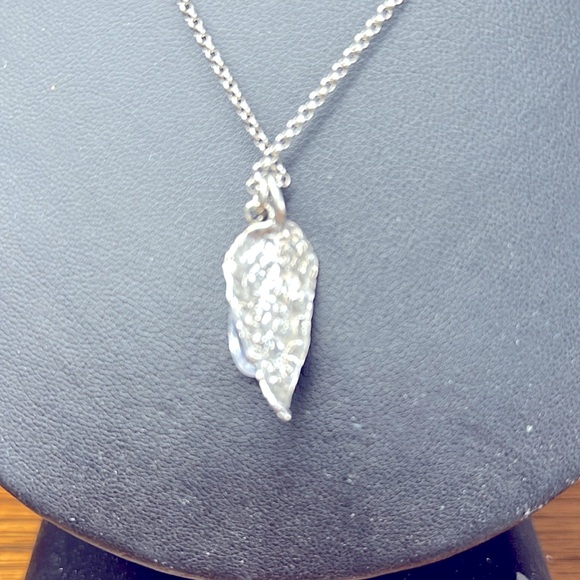 Sterling Silver Leave And Crystal Pendant Necklace - Picture 3 of 6